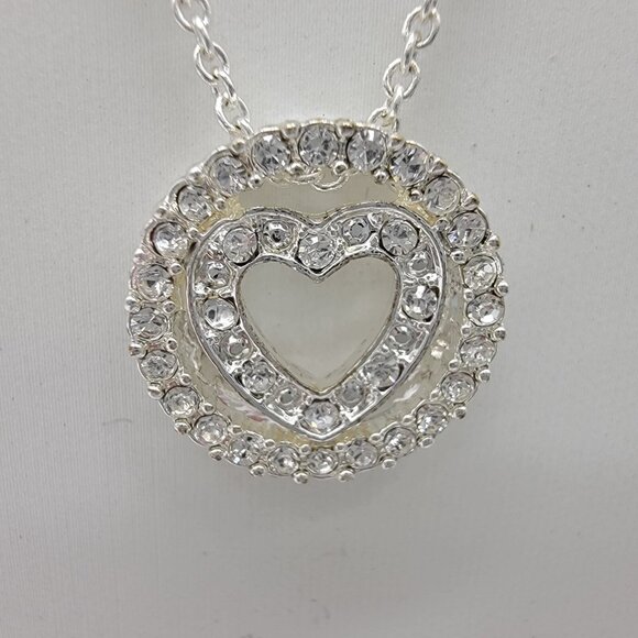 NEW IN BOX 2013 Avon Rhinestone Heart Pendant in Pouch Silver Tone 17-20in‎ NEW - Picture 3 of 6